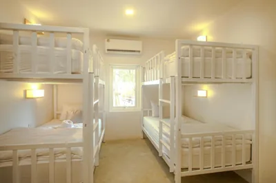 四人女性宿舍床位 — Hi Sea Hostel - Boutique Style in Center, 15 min Walk from Pier
